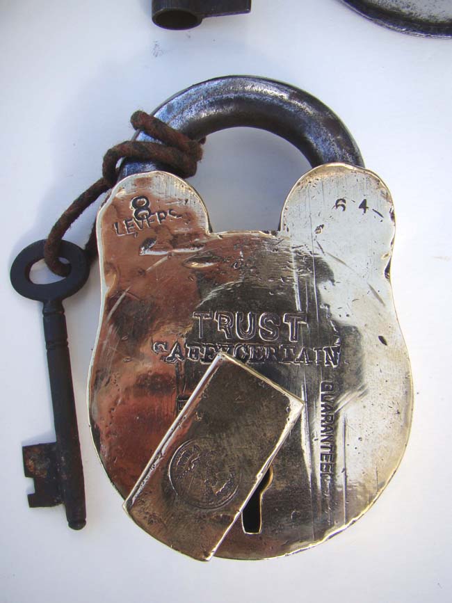 A group of five large Antique Brass and Steel Padlocks circca 1800-1880 — image 2